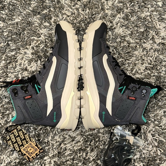 New VANS UltraRange EXO Hi GORE-TEX MTE-3 in Gray / Multi - Picture 10 of 16